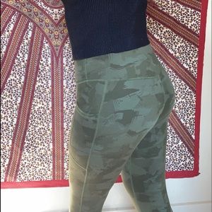 2 for $15 / Camo Leggings w/ pockets 🪖